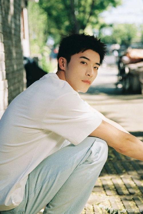 张天爱曝徐开骋吃瓜视频,揭秘娱乐圈幕后真相