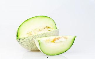 海边吃哈密瓜好吗视频,夏日海滨美食之旅