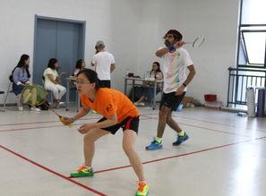 吃瓜打羽毛球视频在线观看